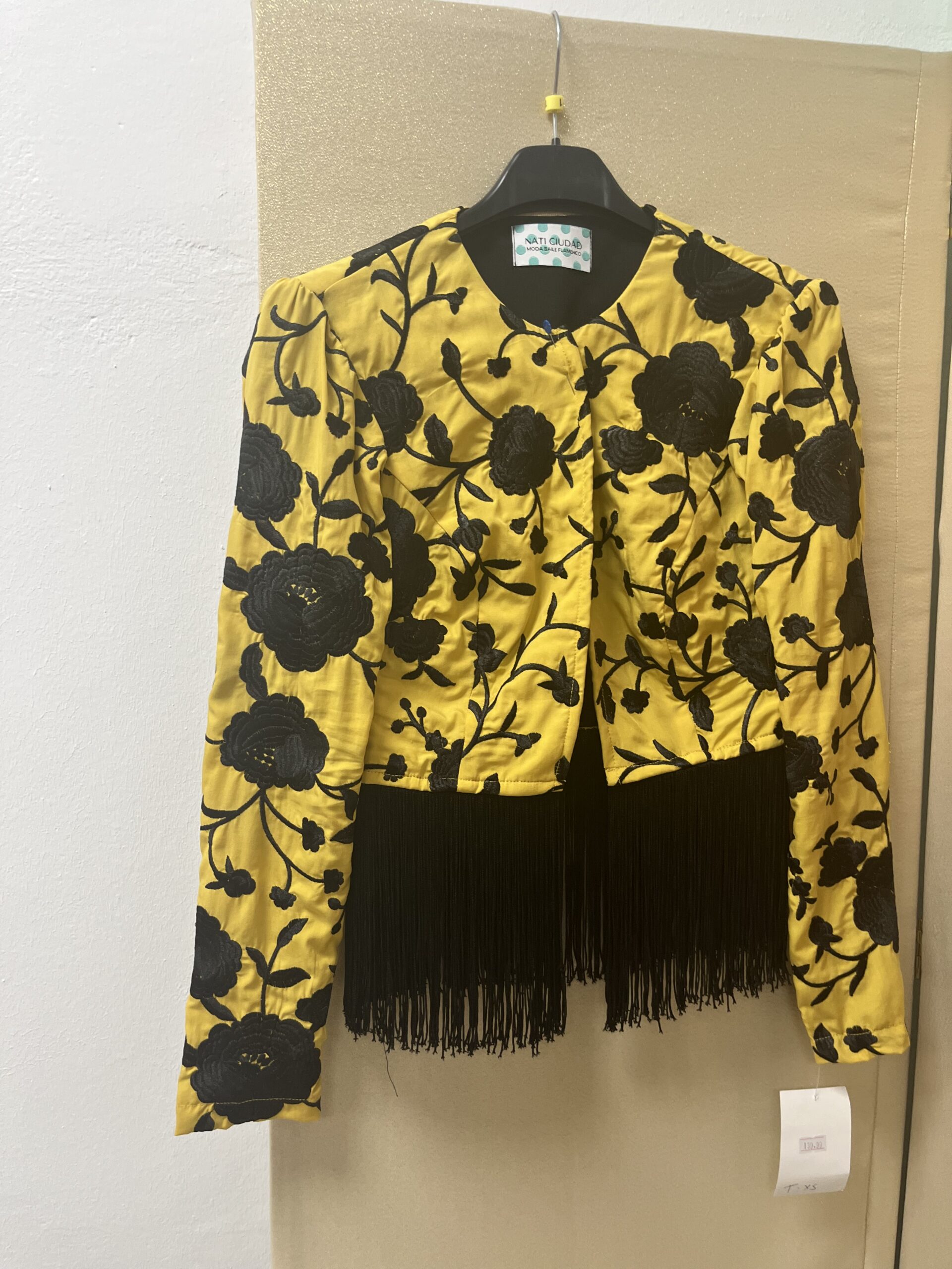 CHAQUETAS BORDADAS FONDO MOSTAZA/AMARILLO - Imagen 3