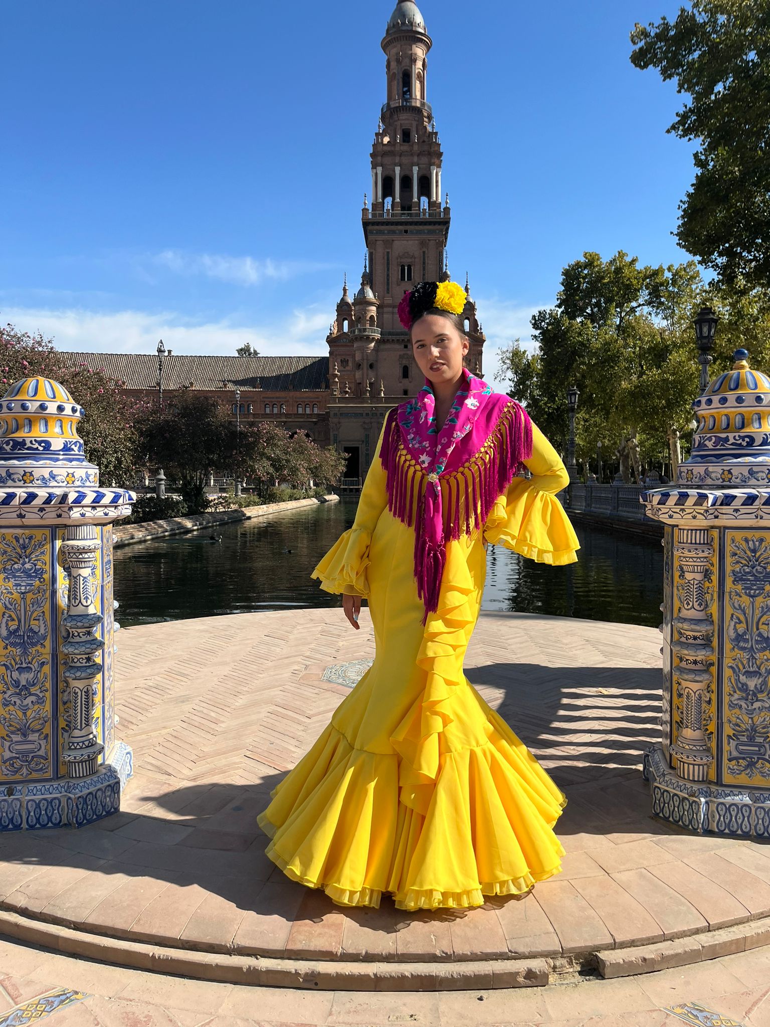 VESTIDO CASCADA AMARILLO TULL AMARILLO Y TULL NEGRO