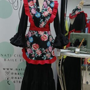 MANDIL + PICO NEGRO CON ESTAMPADO FLORAL