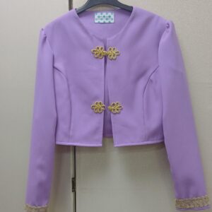 CHAQUETILLA LILA ADORNADA EN DORADO